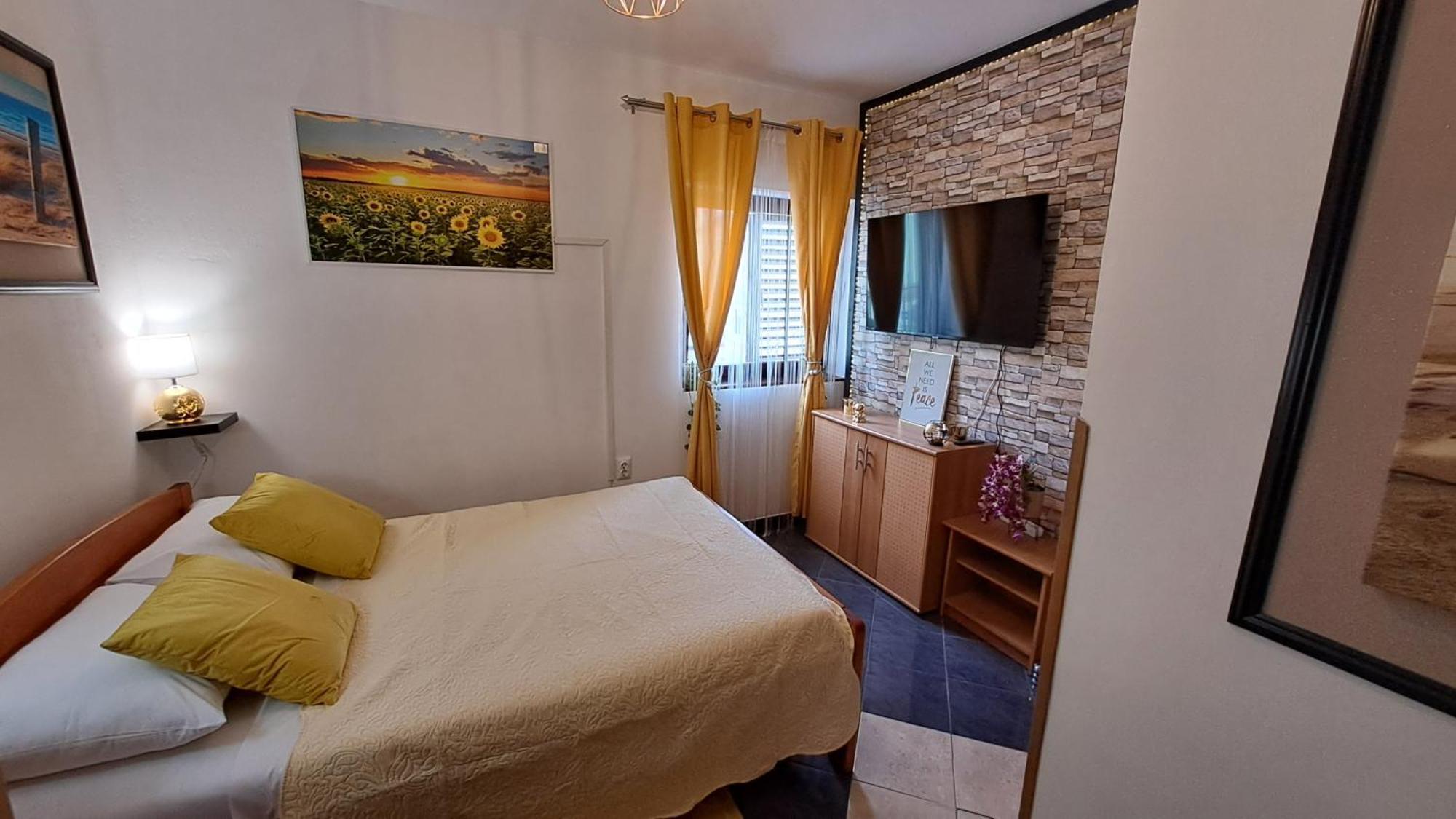 Red Gold Apartment Пула Екстер'єр фото