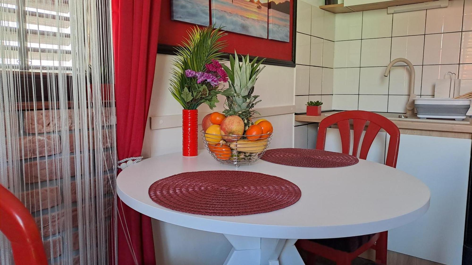 Red Gold Apartment Пула Екстер'єр фото